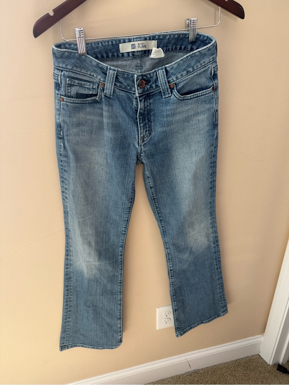 Vintage GAP Y2K curvy flare low rise jean size 4